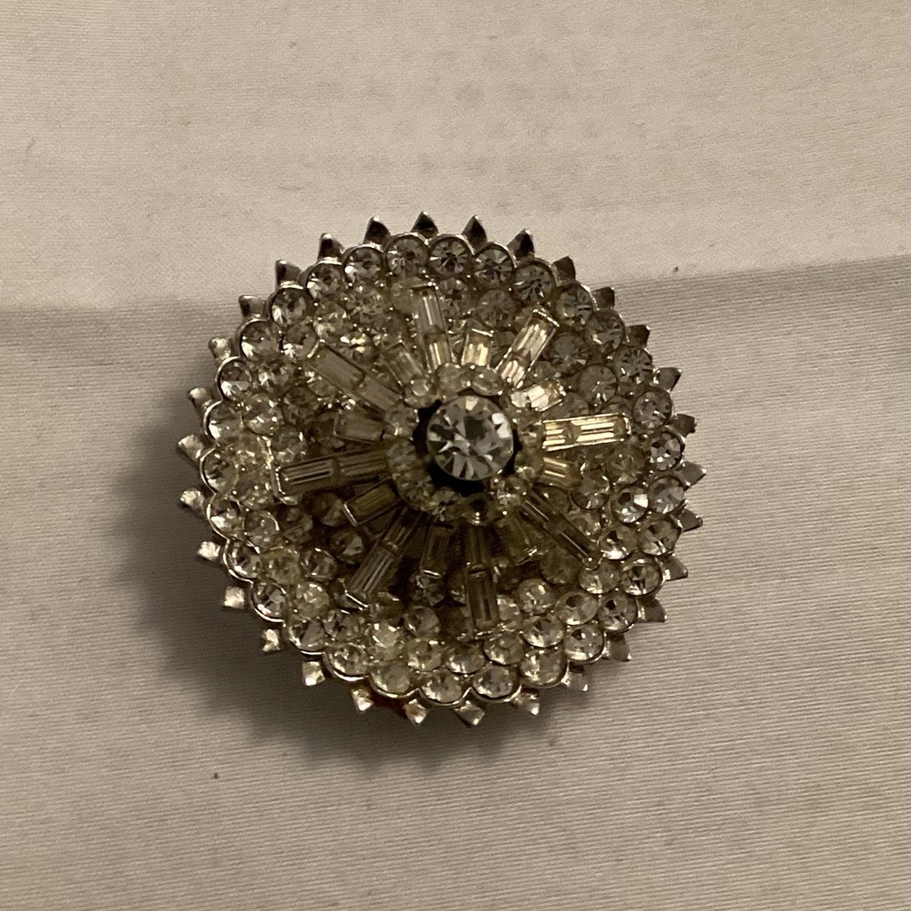 CORO 3D Starburst Snow Flake Silvertone And Clear Glass Brooch
